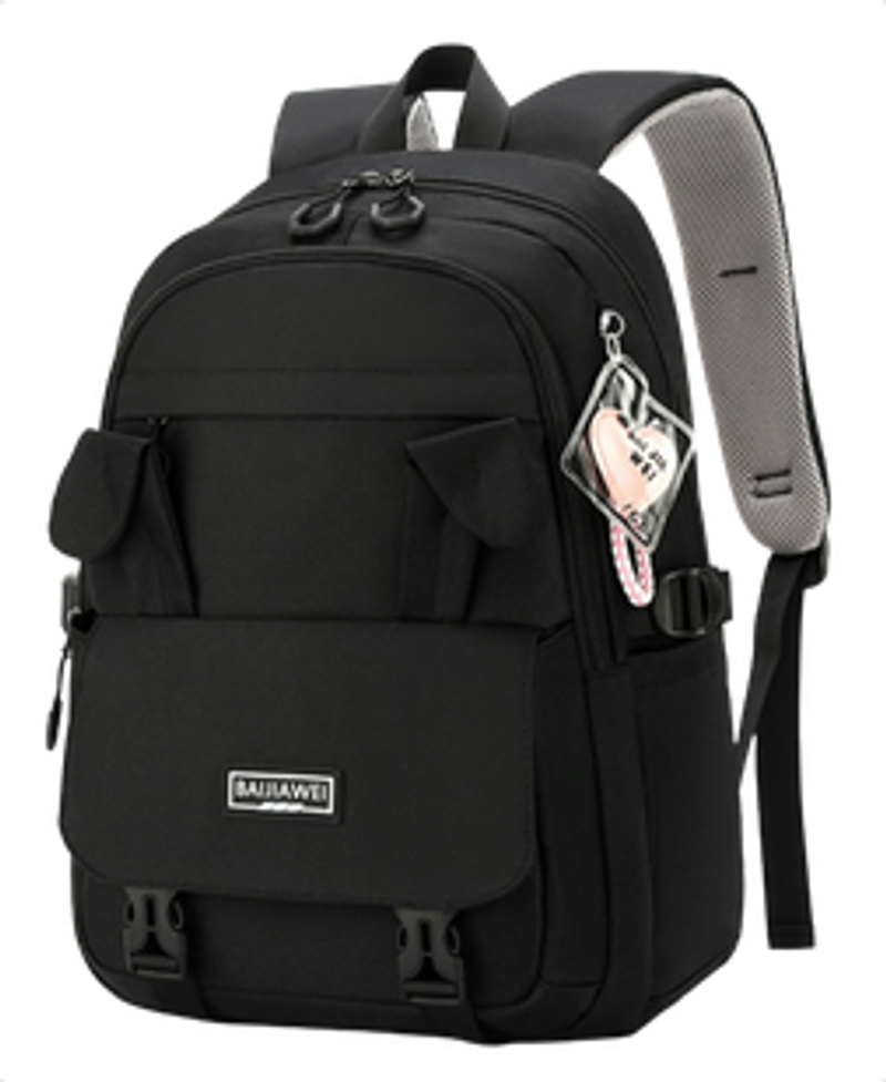 Czarny plecak szkolny z brelokiem